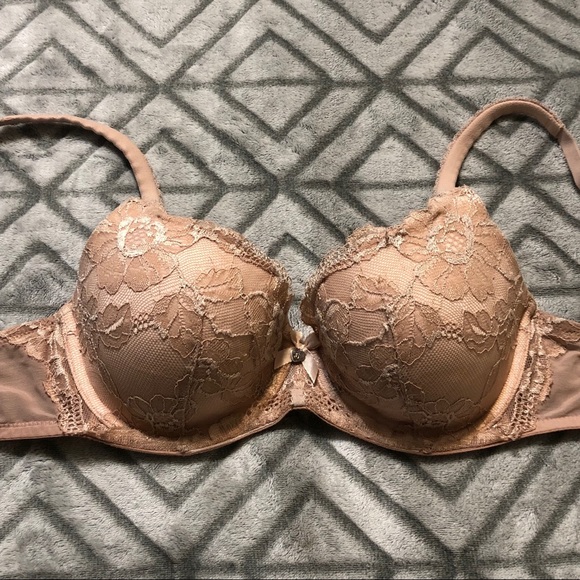 34D Victoria’s Secret Lined Demi bra - Picture 2 of 6